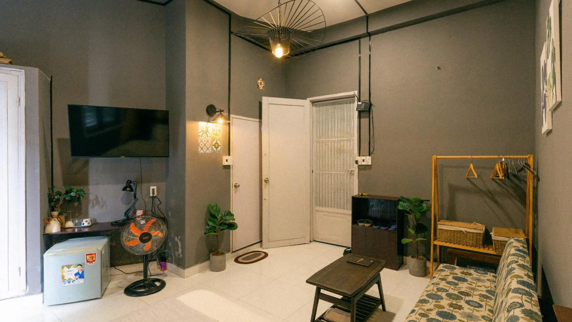 Stay&Chill - S.5 - Nostalgic Studio Near Bui Vien Ho Chi Minh City Apartment
