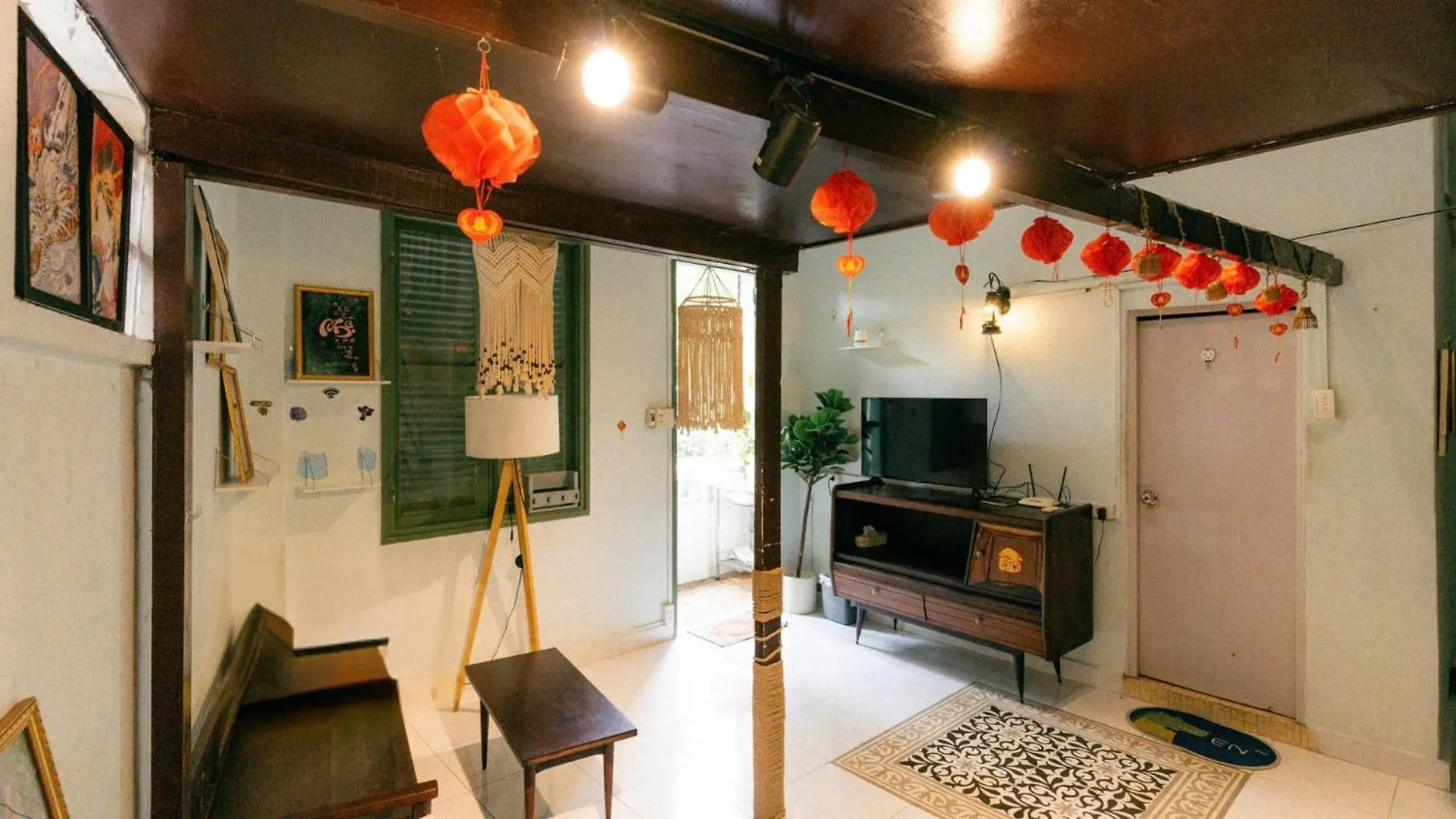 Stay&Chill - S.5 - Nostalgic Studio Near Bui Vien Ho Chi Minh City Apartment