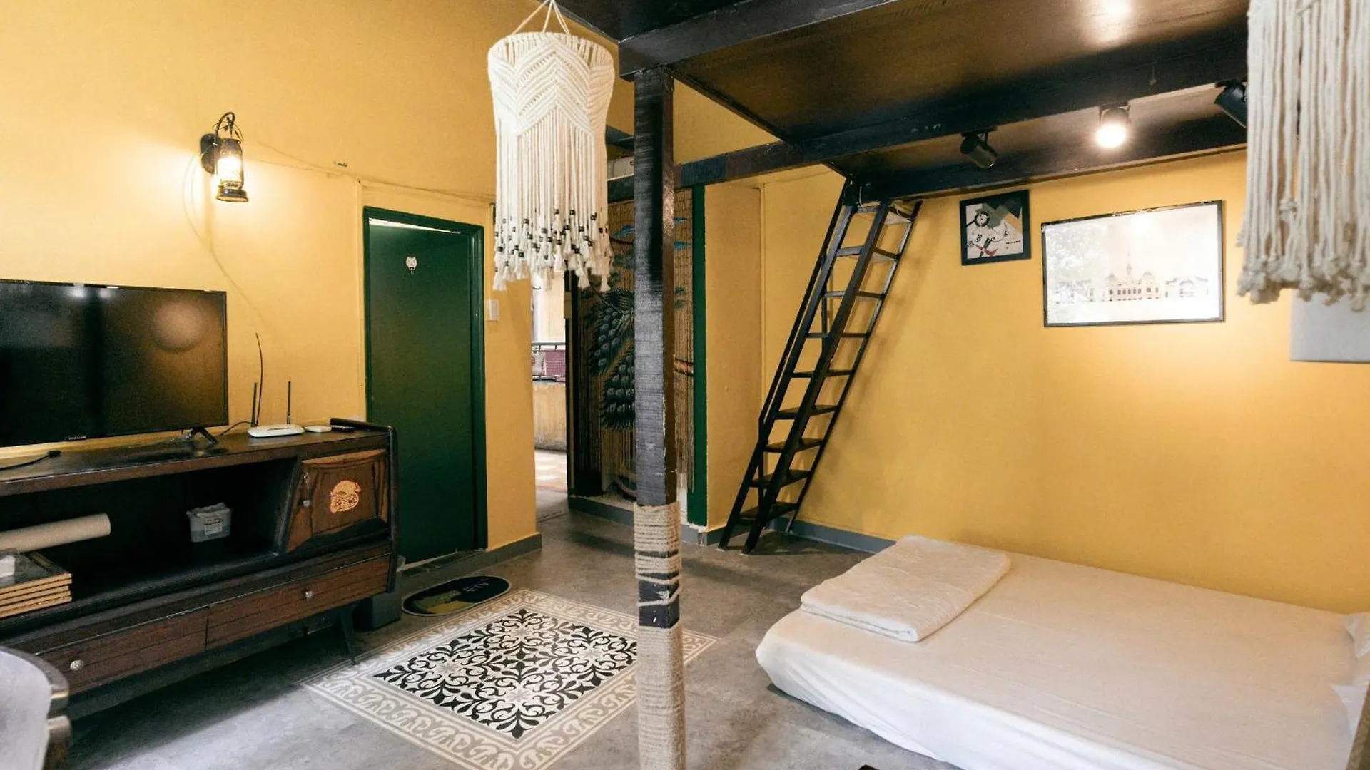 Apartment Stay&Chill - S.5 - Nostalgic Studio Near Bui Vien Ho Chi Minh City